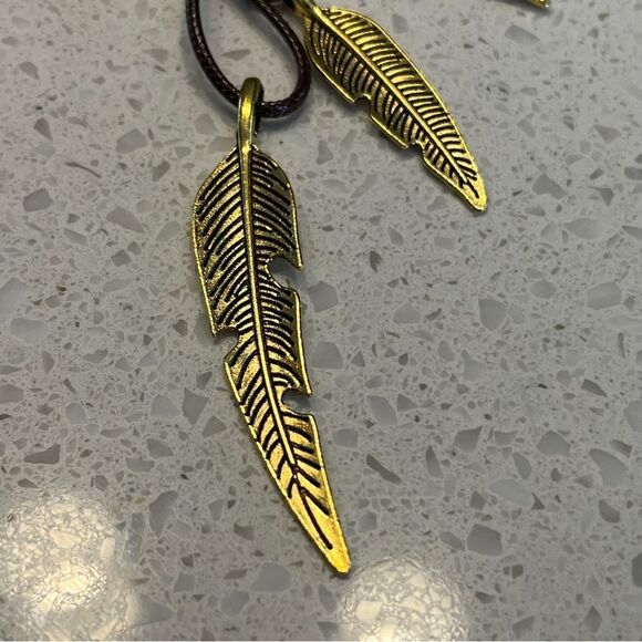 Feather Zinc Alloy Charm Necklace - Picture 8 of 12